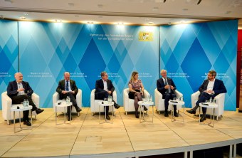 Podiumsdiskussion zu Natur auf Zeit in der Bayerischen Vertretung bei der EU