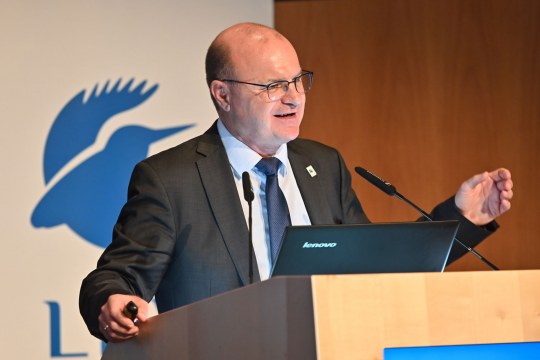 LBV-Vorsitzender Dr. Norbert Schäffer auf dem Podium | © Tobias Tschapka