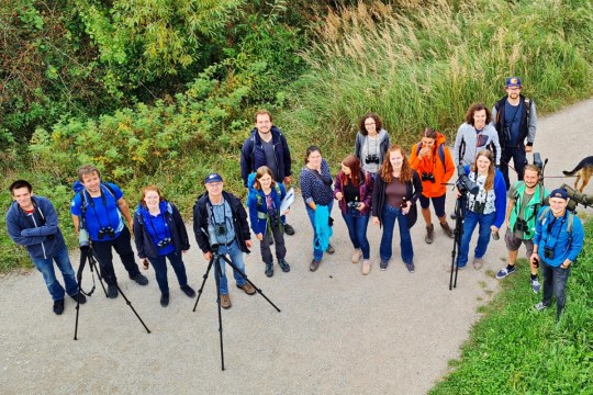 LBV-Hochschulgruppen bei Exkursion am Altmühlsee Gruppenbild von Vogelbeobachtungsturm | © LBV