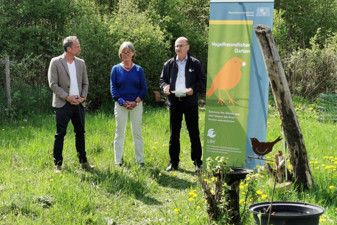 Gartenbesichtigung mit Umweltminister Thorsten Glauber, Gartenbesitzerin Rotraud Krüger und unserem Vorsitzenden Dr. Norbert Schäffer | © Sonja Dölfel
